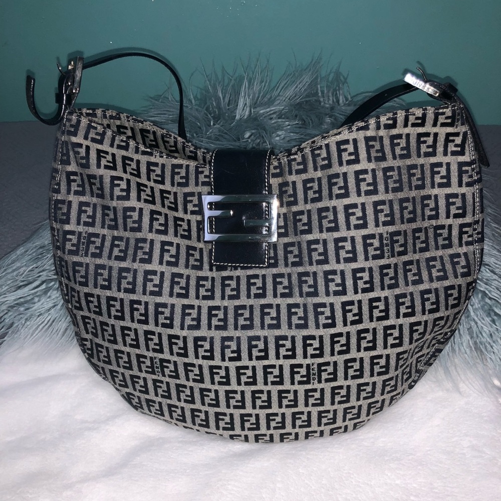 Gorgeous FENDI hand bag